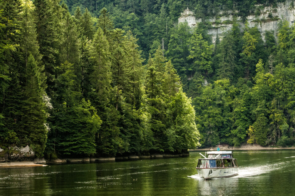 bateau promenade sur le doubs